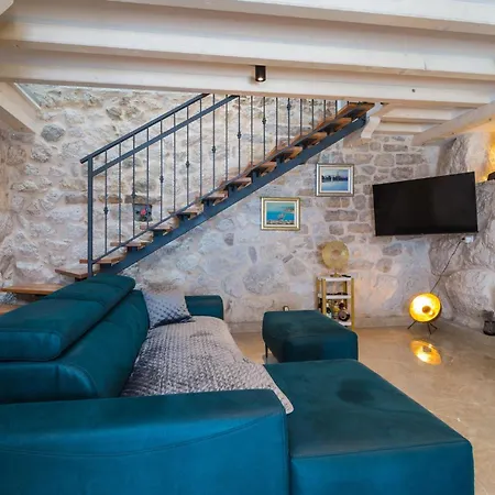 Awesome In With Kitchen * Jesenice (Split-Dalmatia)