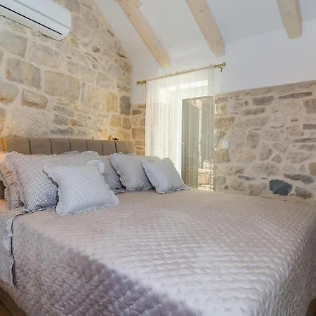 Awesome In With Kitchen Holiday home