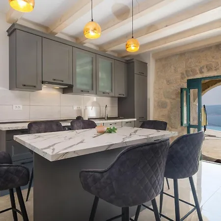 Awesome In With Kitchen Сasa de vacaciones Jesenice (Split-Dalmatia)