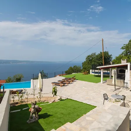 Awesome In With Kitchen Jesenice (Split-Dalmatia)