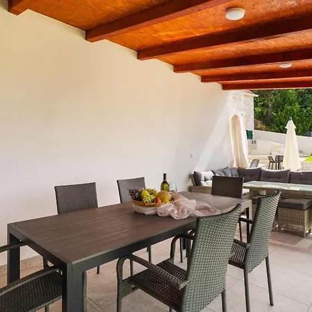 Awesome In With Kitchen Сasa de vacaciones Jesenice (Split-Dalmatia)