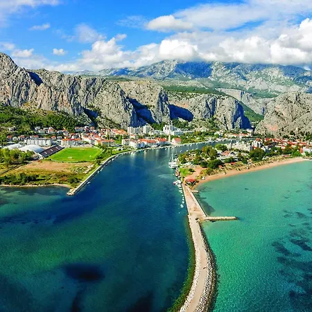 Сasa de vacaciones Awesome In With Kitchen Jesenice (Split-Dalmatia)